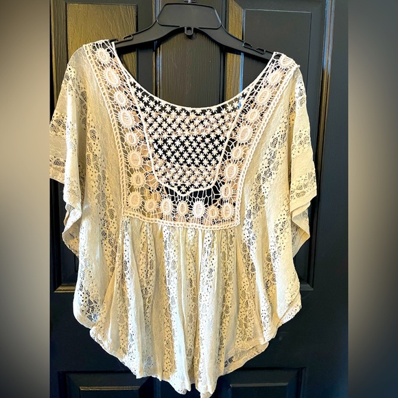 American Rag Tops - Fun & Flirty Size Small Lace top by American Rag